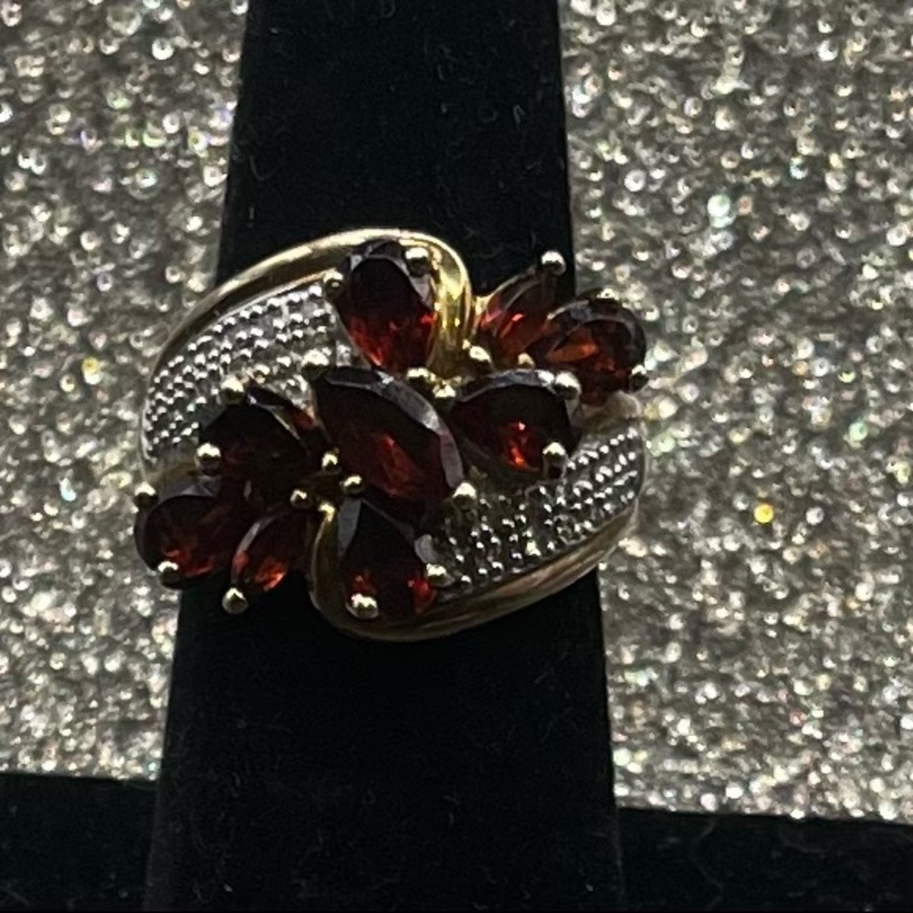 Gorgeous Ruby Ring - image 4